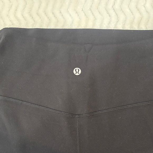 Lululemon Black High-Rise Align Leggings with Logo - Picture 2 of 5